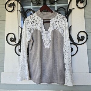 *NEW* VENUS Plus Size Women's 1X Heather Gray Ribbed Lace Sleeve Keyhole Neck To
